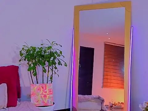 Snapshot of Lovelymoon_ chatting on 10, 6, 2026 Lovelymoon online show from 10, 6, 2026