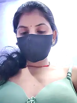 Snapshot of RUHI_1143 chatting on 5, 5, 2026 RUHI 1143 online show from 5, 5, 2026