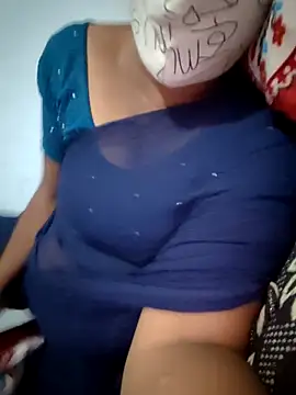 Snapshot of Tamil_Hot_HoneyBee chatting on 5, 6, 2026 Tamil Hot HoneyBee online show from 5, 6, 2026