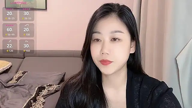 Snapshot of F-Yuwei chatting on 27, 5, 2026 F-Yuwei online show from 27, 5, 2026