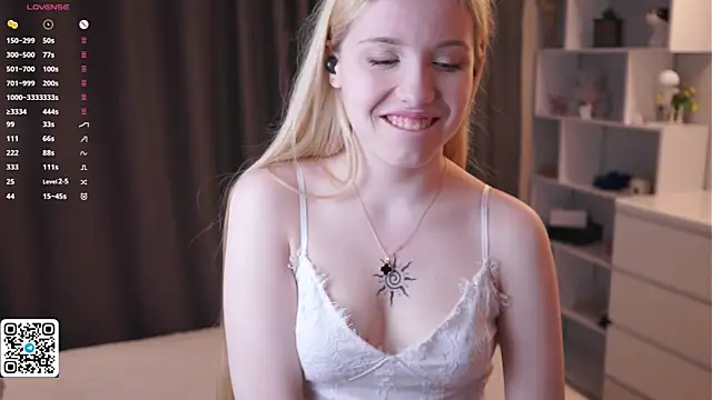 Snapshot of Sweet_Love_Lily chatting on 17, 5, 2026 Sweet Love Lily online show from 17, 5, 2026