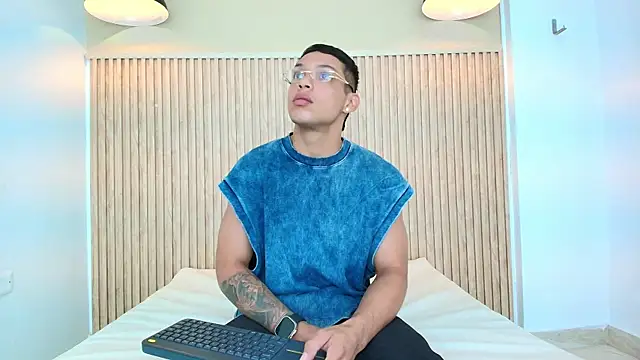Snapshot of Brandon_Mercuri chatting on 22, 5, 2026 Brandon Mercuri online show from 22, 5, 2026