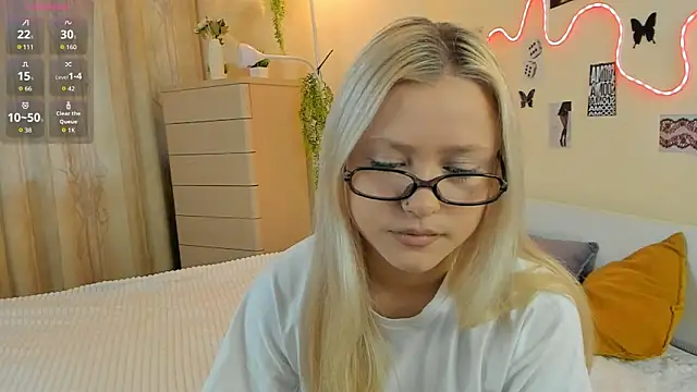 Snapshot of MidnightPoise chatting on 11, 5, 2026 MidnightPoise online show from 11, 5, 2026