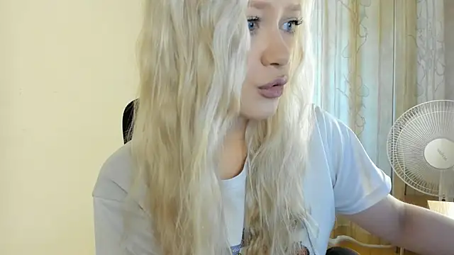 Snapshot of MidnightPoise chatting on 12, 6, 2026 MidnightPoise online show from 12, 6, 2026
