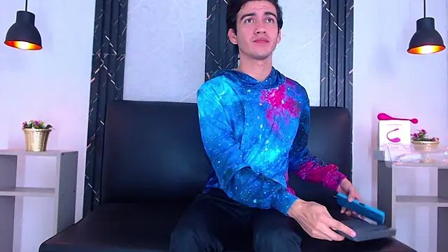 Snapshot of Feiccer_Castquer chatting on 11, 5, 2026 Feiccer Castquer online show from 11, 5, 2026
