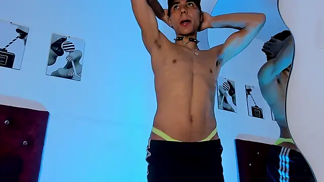ThiagoSexy005 online show from 17, 5, 2026