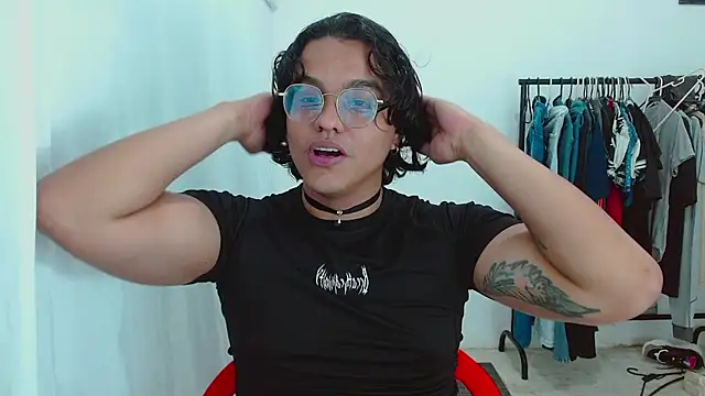 Snapshot of Diane_exotic chatting on 4, 6, 2026 Diane exotic online show from 4, 6, 2026