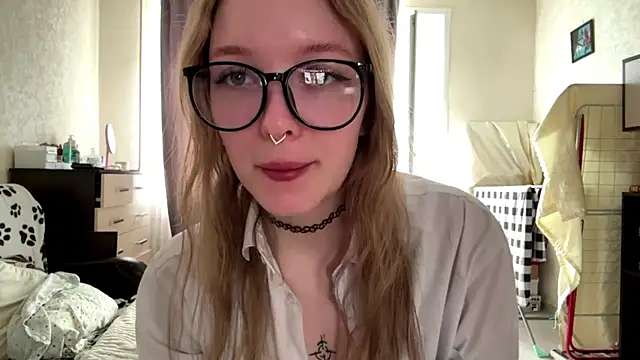 Snapshot of Elinthegreat chatting on 11, 5, 2026 Elinthegreat online show from 11, 5, 2026
