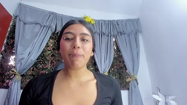 Snapshot of Sofia_Browm chatting on 7, 6, 2026 Sofia Browm online show from 7, 6, 2026