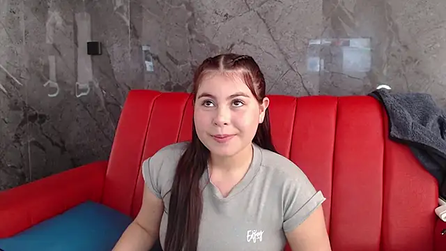 Snapshot of camila_purple chatting on 4, 5, 2026 camila purple online show from 4, 5, 2026