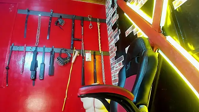 Dominatriz Arlette online show from 20, 5, 2026