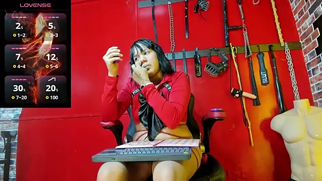 Dominatriz Arlette online show from 13, 5, 2026