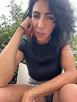Yasmiinee online show from 30, 5, 2026