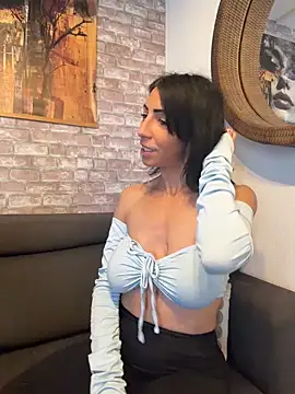 Yasmiinee online show from 17, 5, 2026