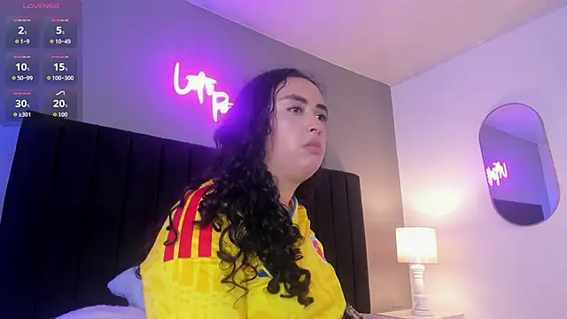 isaxcurves online show from 8, 6, 2026