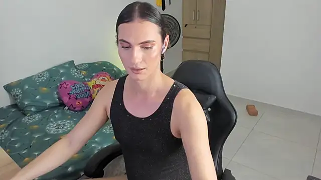  shantallskinny  online show from 11, 6, 2026