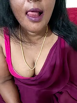 Snapshot of Sunitha-tamilponu chatting on 12, 6, 2026 Sunitha-tamilponu online show from 12, 6, 2026