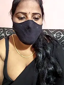 Snapshot of Sunitha-tamilponu chatting on 28, 4, 2026 Sunitha-tamilponu online show from 28, 4, 2026