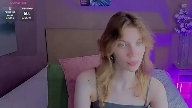 Emily Cartex online show from 25, 7, 2026