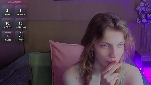 Emily Cartex online show from 28, 7, 2026