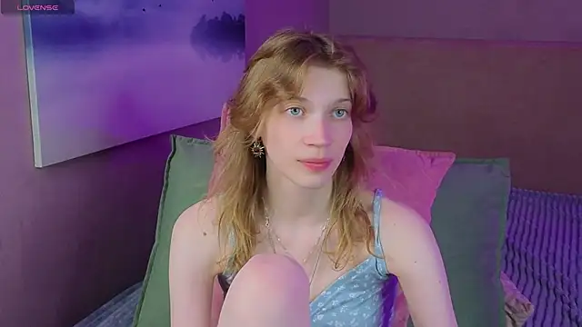 Emily Cartex online show from 16, 6, 2026