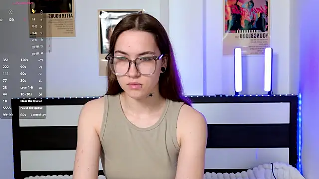 Snapshot of EvaAndLuna chatting on 9, 5, 2026 EvaAndLuna online show from 9, 5, 2026