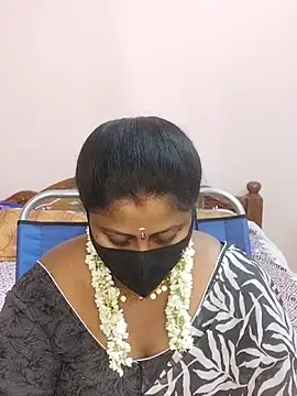 Snapshot of telugu_Geetha40 chatting on 7, 5, 2026 telugu Geetha40 online show from 7, 5, 2026