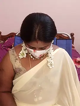 Snapshot of telugu_Geetha40 chatting on 13, 5, 2026 telugu Geetha40 online show from 13, 5, 2026