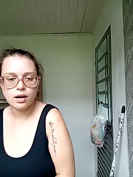 Snapshot of LunnaKitten chatting on 29, 4, 2026 LunnaKitten online show from 29, 4, 2026