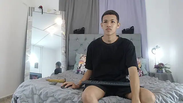 PhillipCox online show from 15, 6, 2026