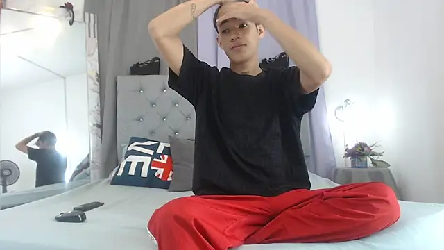 PhillipCox online show from 4, 6, 2026
