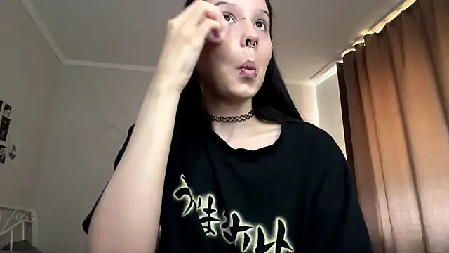 Snapshot of LouisePavlides chatting on 3, 6, 2026 LouisePavlides online show from 3, 6, 2026