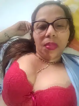Snapshot of Ladymilf12 chatting on 6, 5, 2026 Ladymilf12 online show from 6, 5, 2026