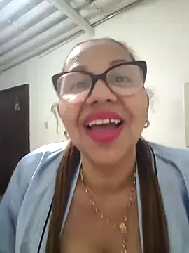 Snapshot of Ladymilf12 chatting on 5, 5, 2026 Ladymilf12 online show from 5, 5, 2026