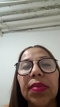 Snapshot of Ladymilf12 chatting on 31, 5, 2026 Ladymilf12 online show from 31, 5, 2026