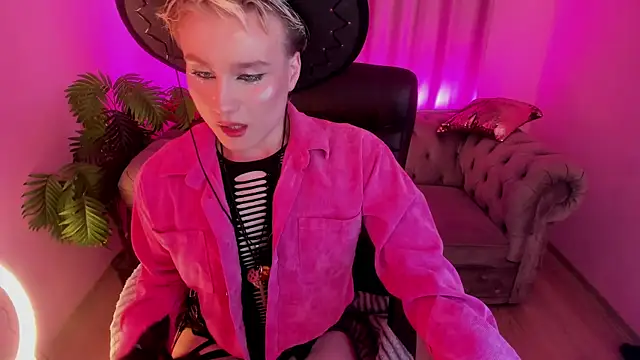 Snapshot of cumboydoll chatting on 29, 4, 2026 cumboydoll online show from 29, 4, 2026