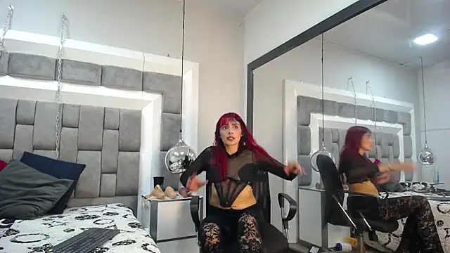 Lucie Red online show from 7, 6, 2026