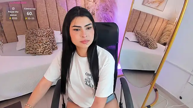 SofiVelvet  online show from 4, 5, 2026
