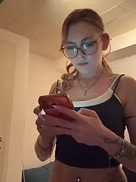 Snapshot of Lina-420 chatting on 10, 5, 2026 Lina-420 online show from 10, 5, 2026