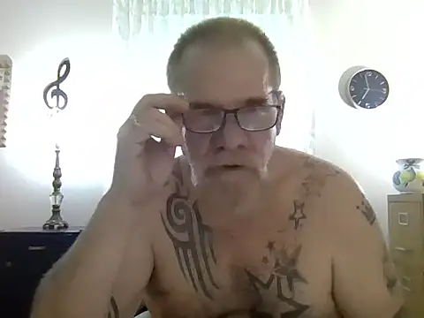 Snapshot of Caesar_Baxter chatting on 28, 4, 2026 Caesar Baxter online show from 28, 4, 2026