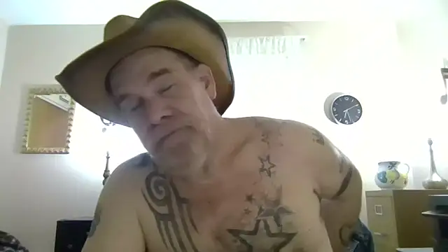 Snapshot of Caesar_Baxter chatting on 29, 4, 2026 Caesar Baxter online show from 29, 4, 2026