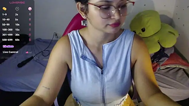 Snapshot of Lily____ chatting on 17, 5, 2026 Lily online show from 17, 5, 2026