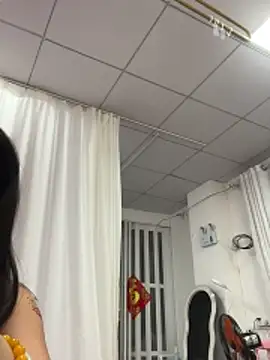 Snapshot of milkwine chatting on 10, 6, 2026 milkwine online show from 10, 6, 2026