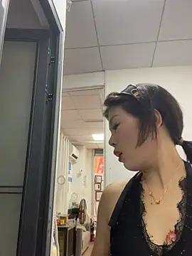 Snapshot of milkwine chatting on 2, 6, 2026 milkwine online show from 2, 6, 2026