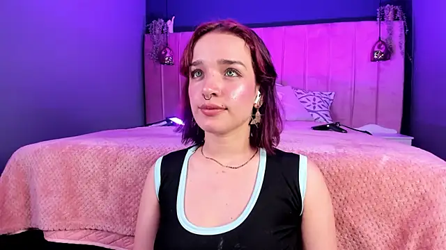 Snapshot of Azahara_18 chatting on 9, 7, 2026 Azahara 18 online show from 9, 7, 2026