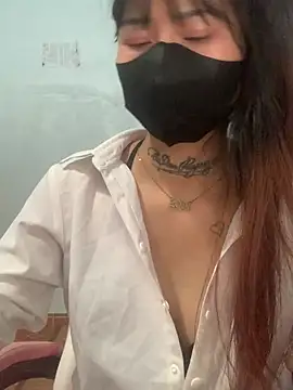 Snapshot of Lilyy18 chatting on 4, 5, 2026 Lilyy18 online show from 4, 5, 2026