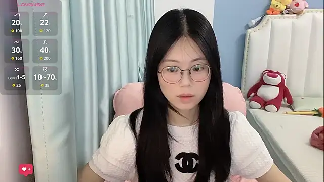 Luna-666 online show from 2, 6, 2026