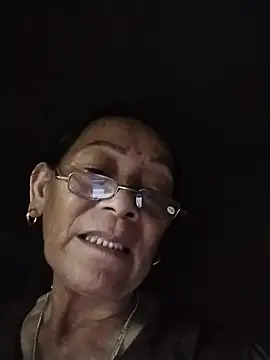 Snapshot of mouth22 chatting on 24, 5, 2026 mouth22 online show from 24, 5, 2026