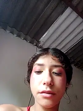 yenihernandez 123 online show from 27, 4, 2026