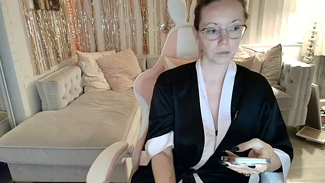 GoddessJanieDarling online show from 10, 5, 2026